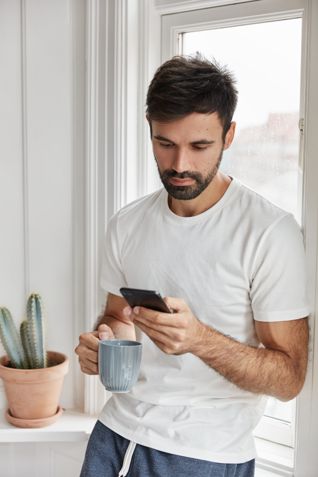 What to Do When Your Ex Texts You After No&nbsp;Contact